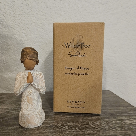 Willow Tree Other - Willow Tree Prayer of Peace Figurine